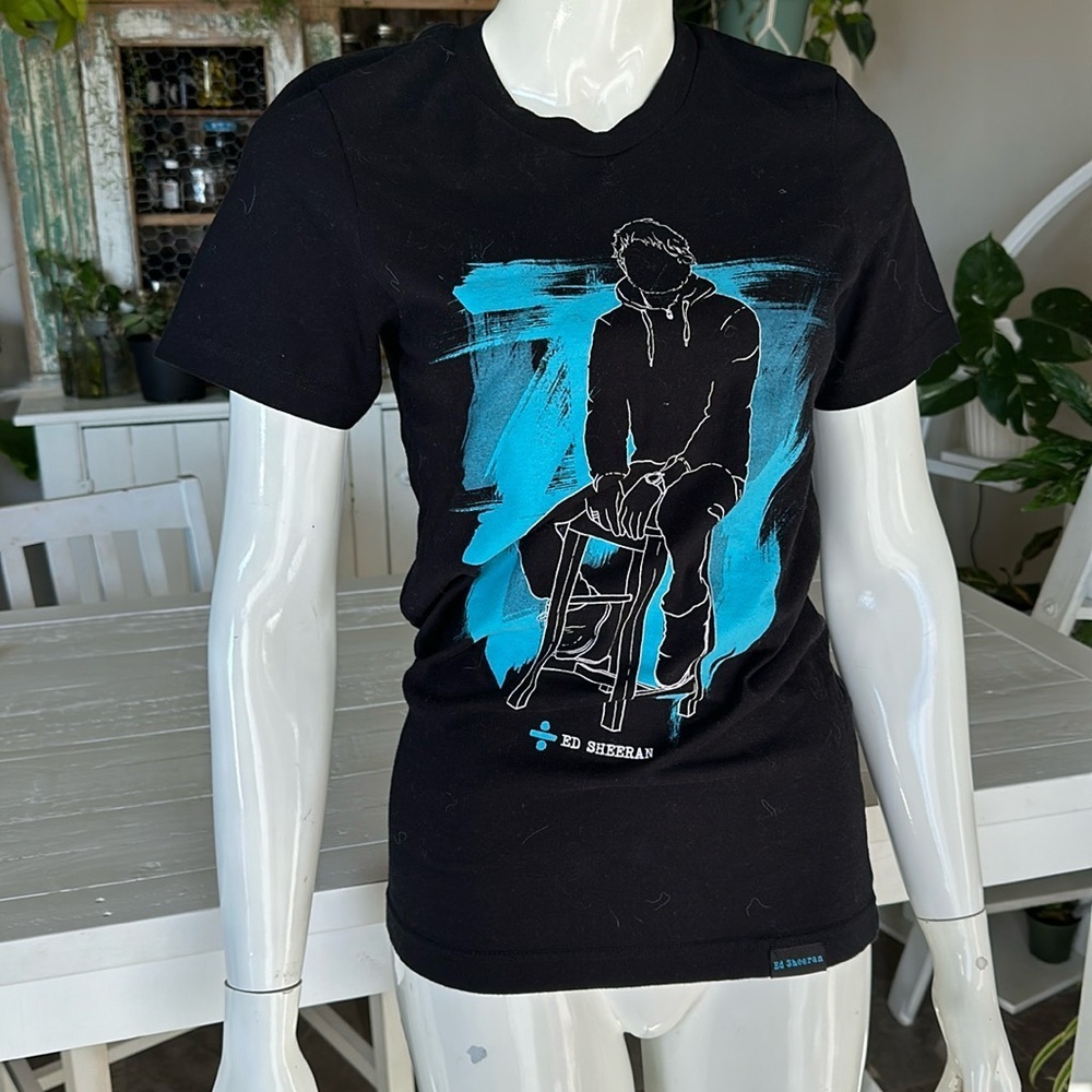 Ed Sheeran divide concert T-shirt size small
